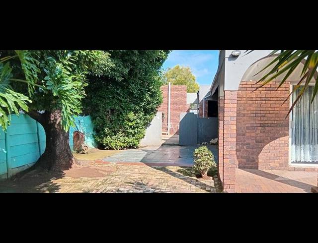 4 BEDROOM HOUSE FOR SALE IN MOREHILL